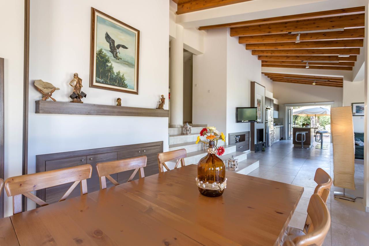 Marina Estate Villa โปรทาราส ภายนอก รูปภาพ